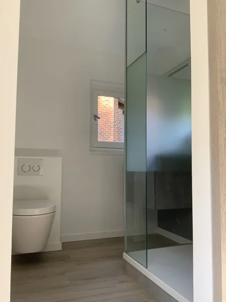 Bird House · The shower room