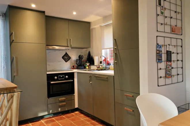 Bird House · The kitchen