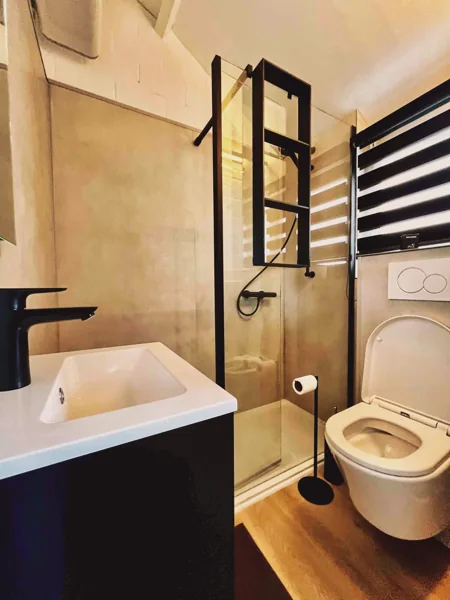 Serenity · The shower room
