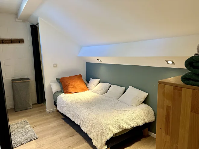 Woody Lodge · Le lit simple en mezzanine