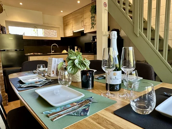 Woody Lodge · Le coin repas