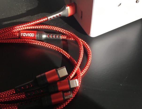 Les bungalows du Bonsoy - cable de chargement Smartphone