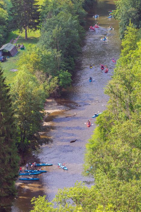 la descente de la Lesse avec Dinant Evasion tout proche du Domaine de Bonsoy à Hastière