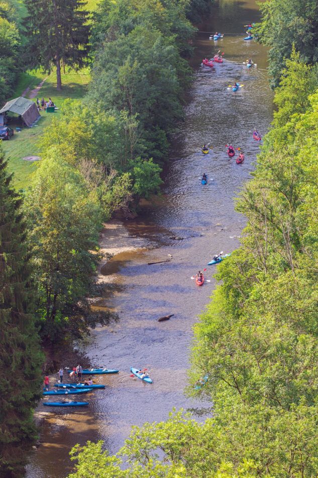 la descente de la Lesse avec Dinant Evasion tout proche du Domaine de Bonsoy à Hastière