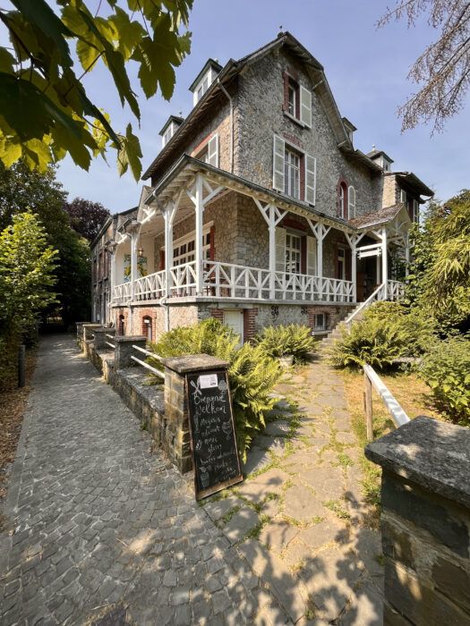 La villa 1900 dans le village de Waulsort à 1 km du domaine du Bonsoy