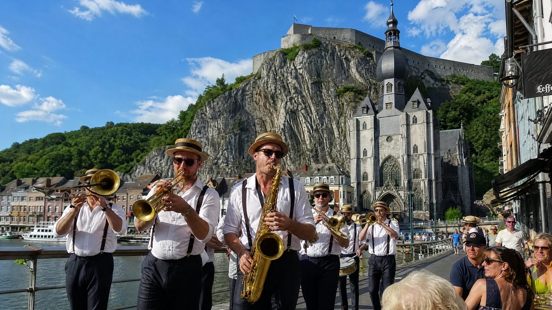 Concerts déambulatoires des Dimanches de Monsieur Sax à Dinant